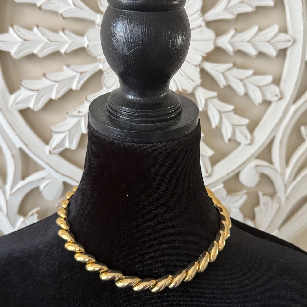 Goldtone necklace